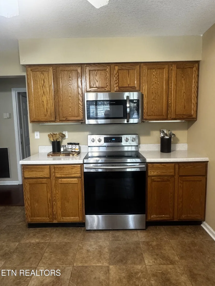 Photo of 1663 Maremont Rd