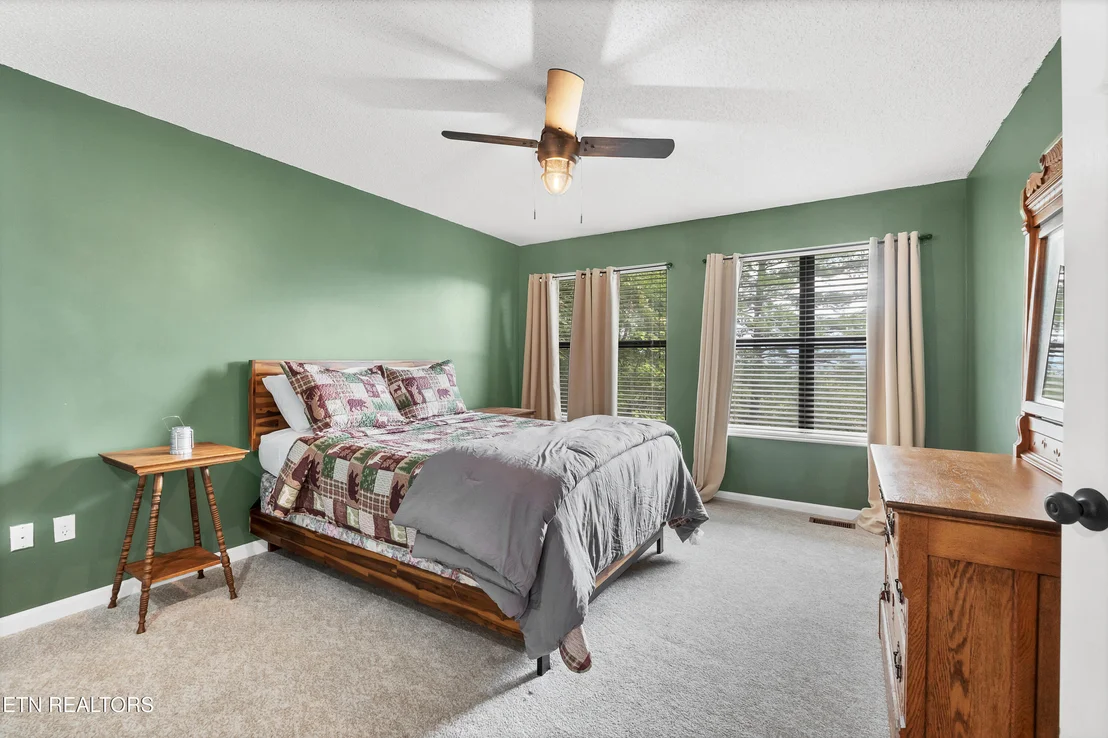Photo of 544 Nathans Nook Rd