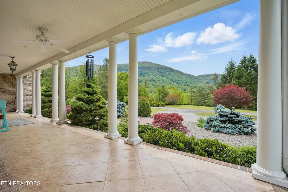 Photo of 6005 Powell Valley Rd