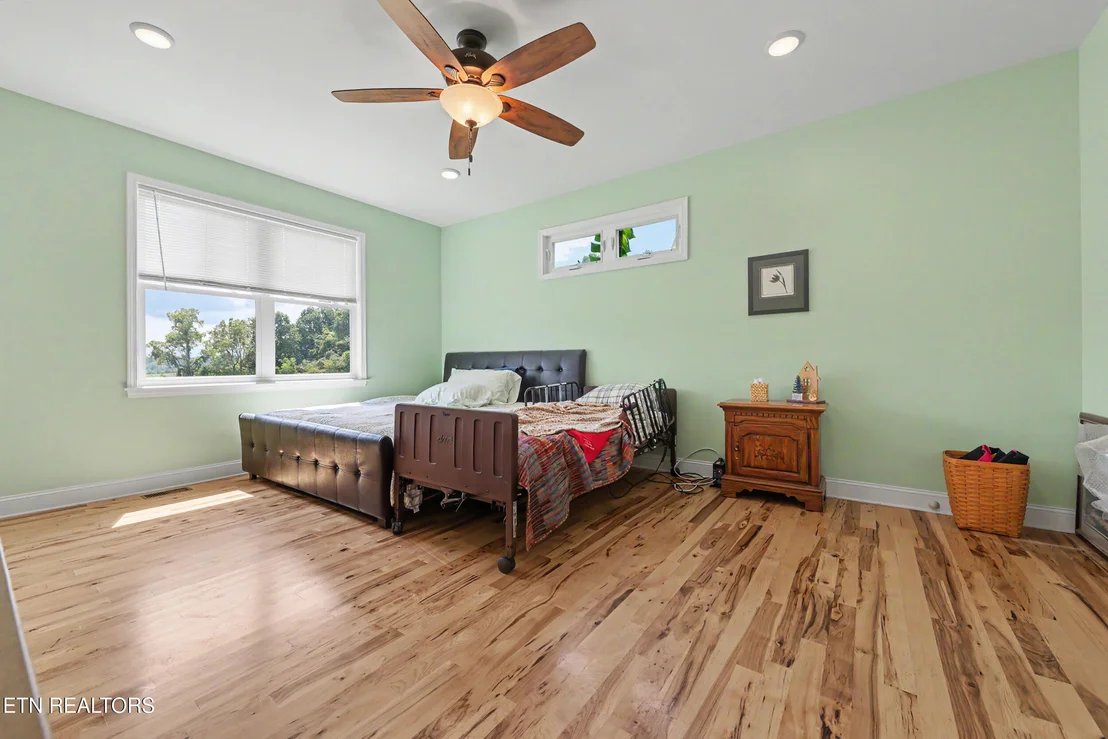 Photo of 1090 Shell Rd