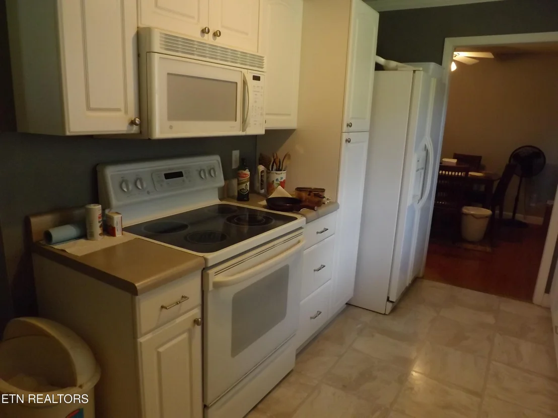 Photo of 188 White Ave
