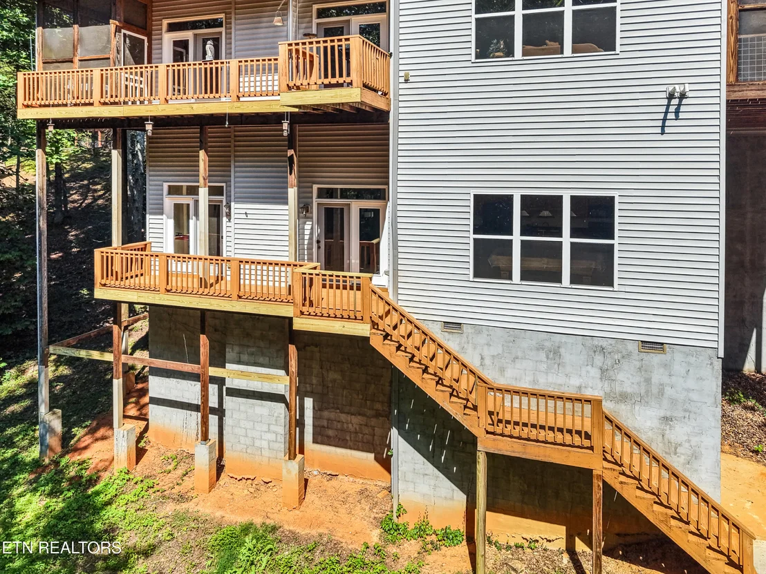 Photo of 122 Lakeside Trace