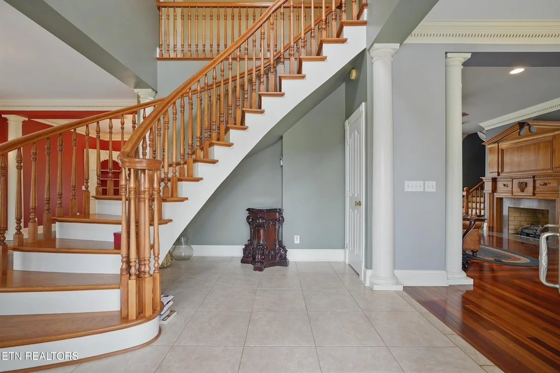 Photo of 6005 Powell Valley Rd