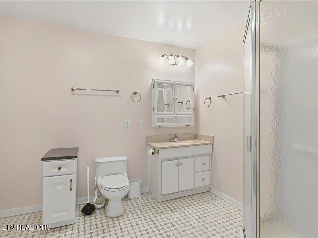 Photo of 311 Alberts Cove