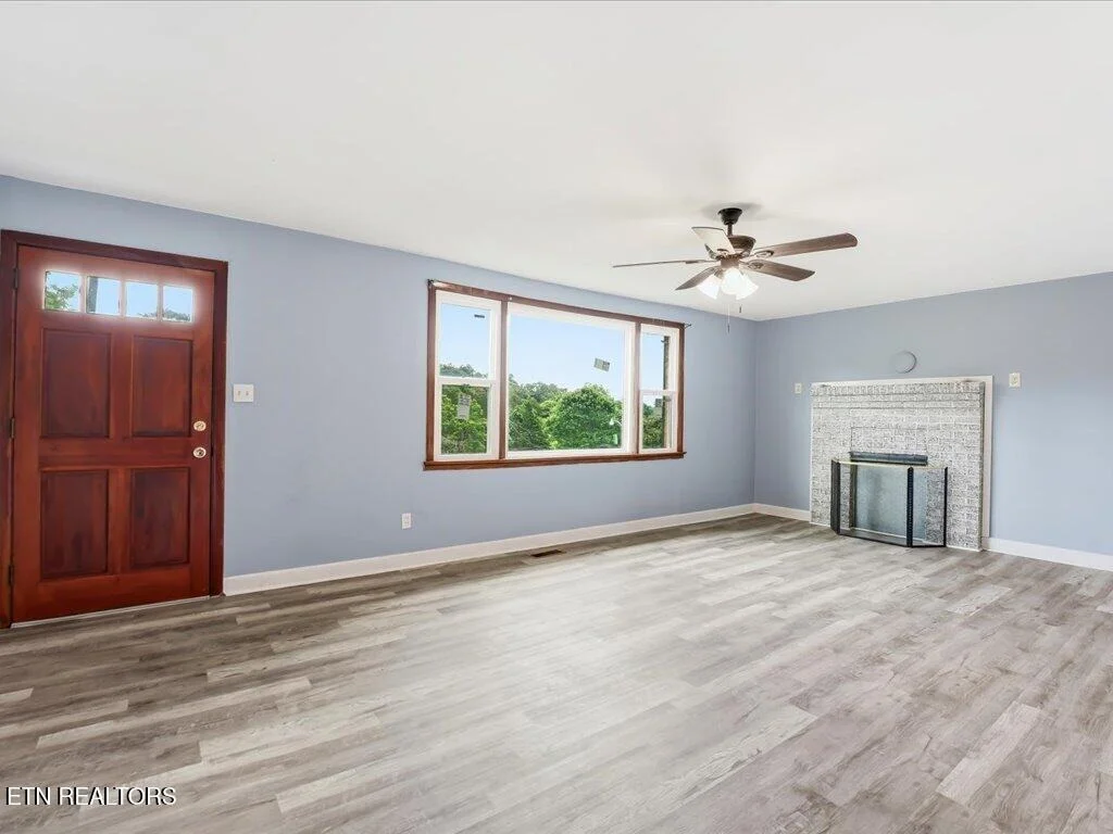 Photo of 818 Guy Collins Rd
