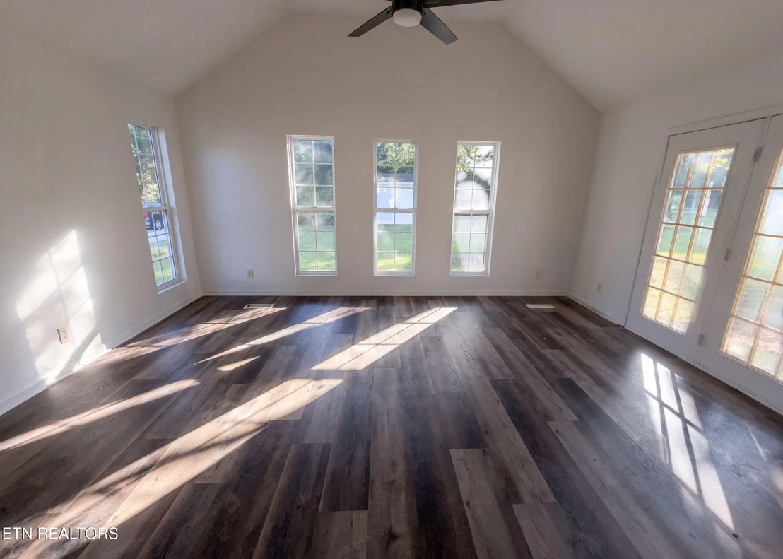 Photo of 141 Meadowview Lane