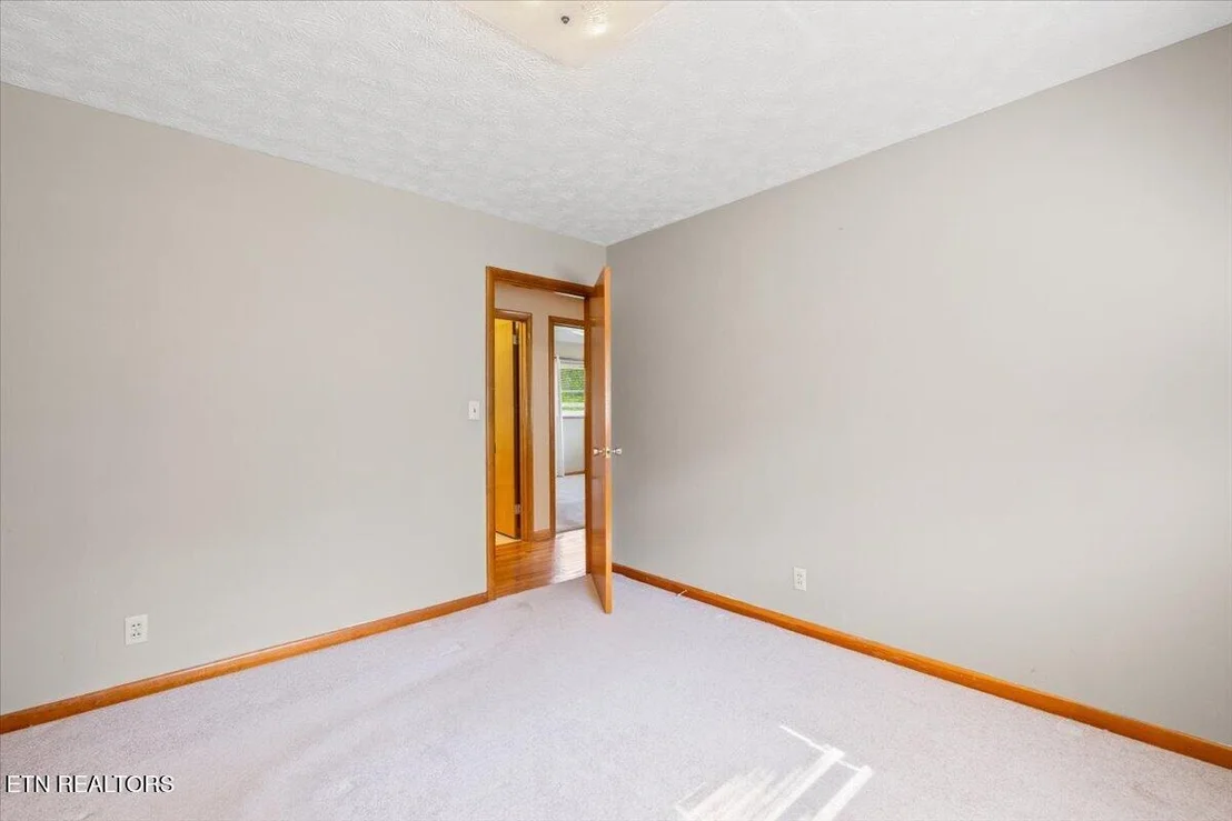 Photo of 154 E Wolf Valley Rd