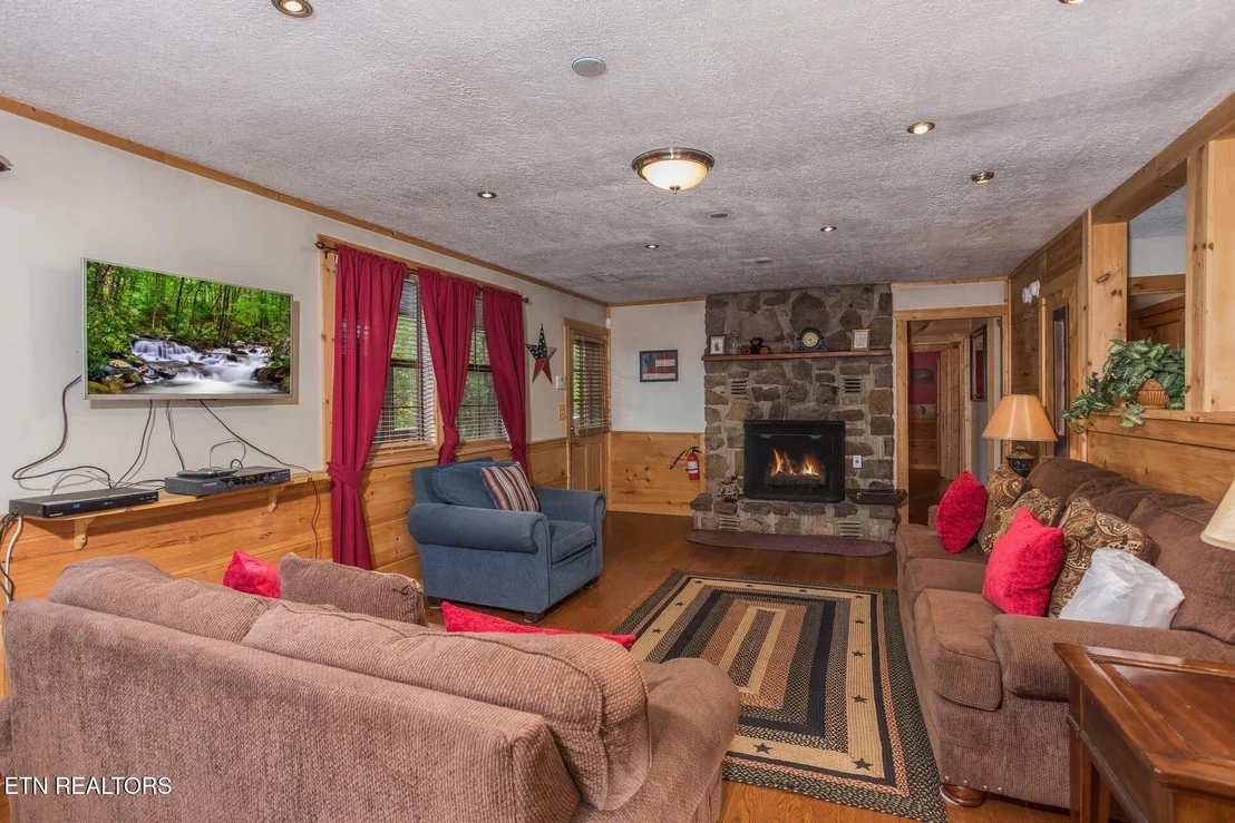 Photo of 170 Showplace Blvd