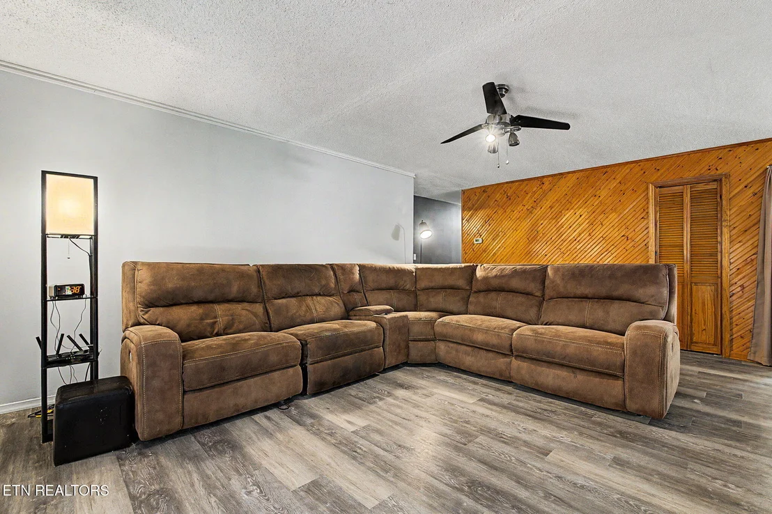 Photo of 2136 Daisy Tr
