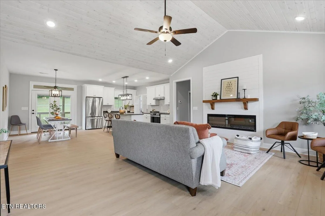 Photo of 826 Sophie Drive