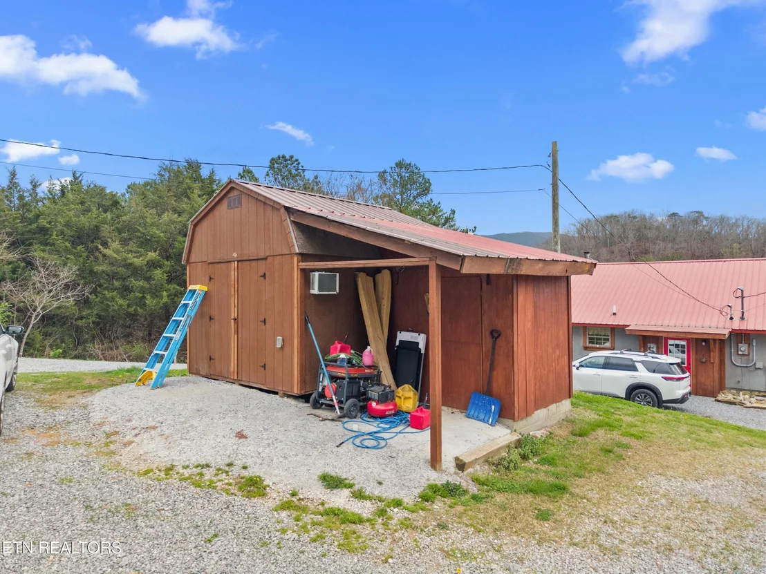 Photo of 2357 Hall Rd