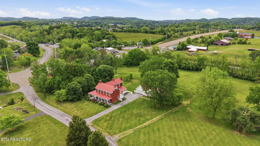 Photo of 240 Maplehurst Lane