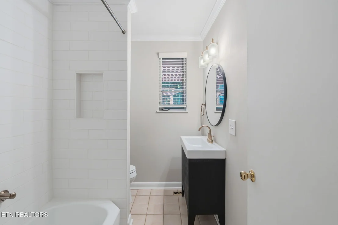 Photo of 220 Sutton Lane