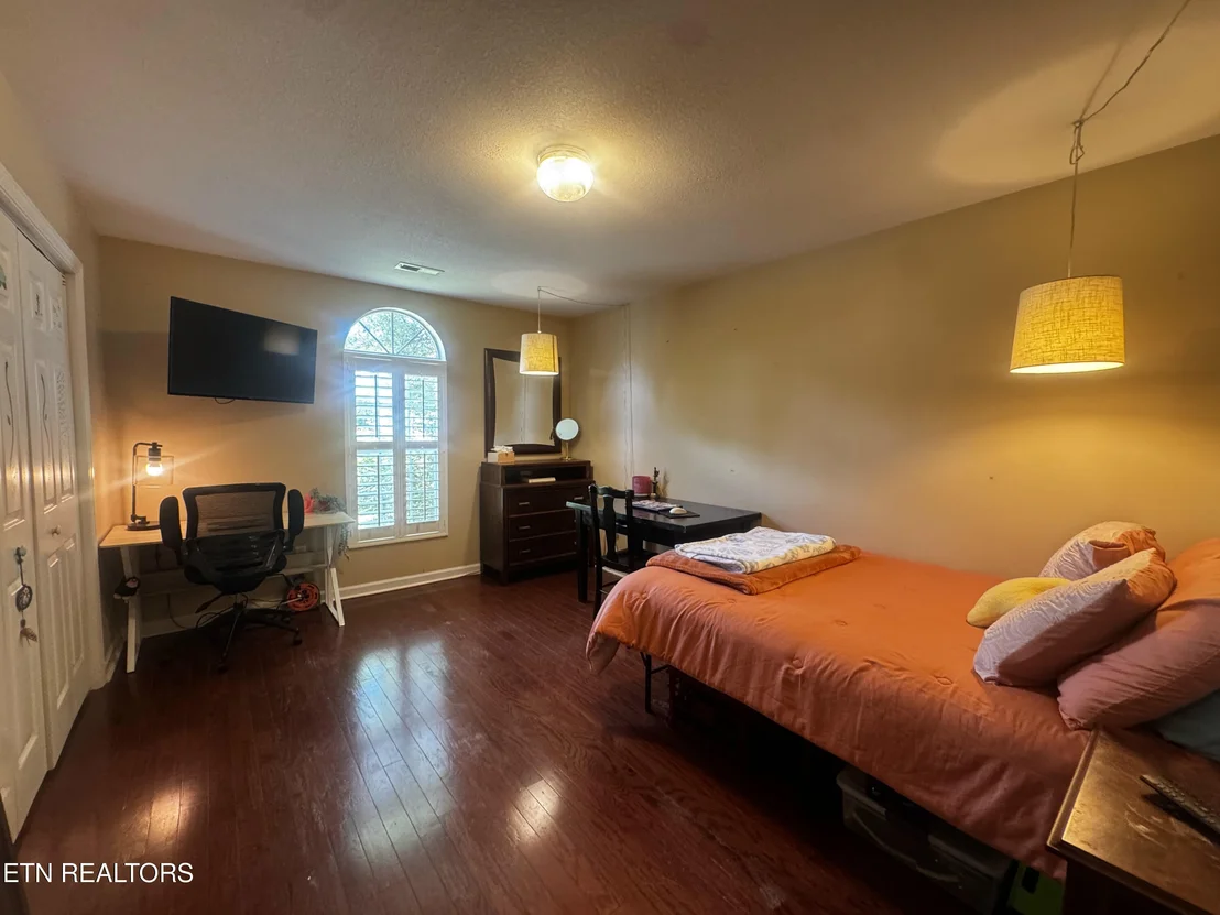 Photo of 1663 Maremont Rd