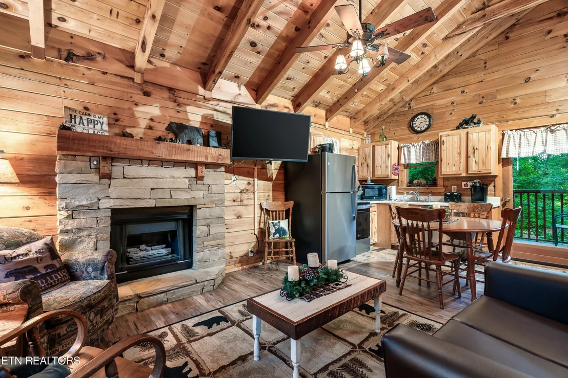 Photo of 722 Nighthawk Way