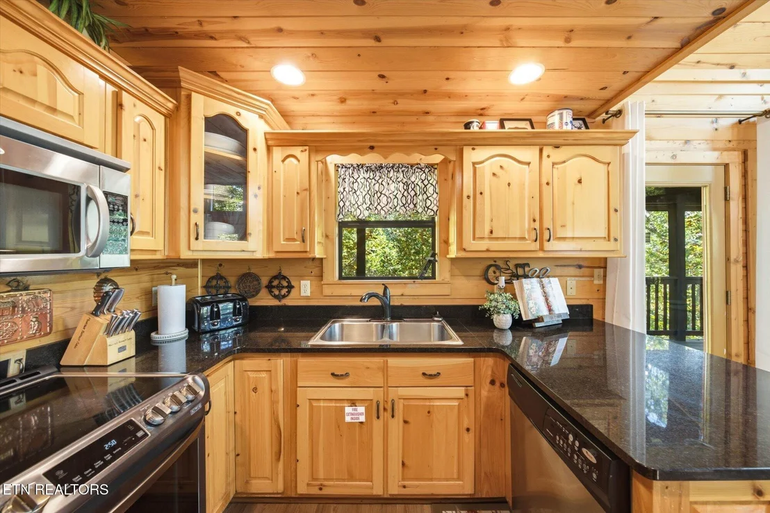 Photo of 2440 Breezy Rd