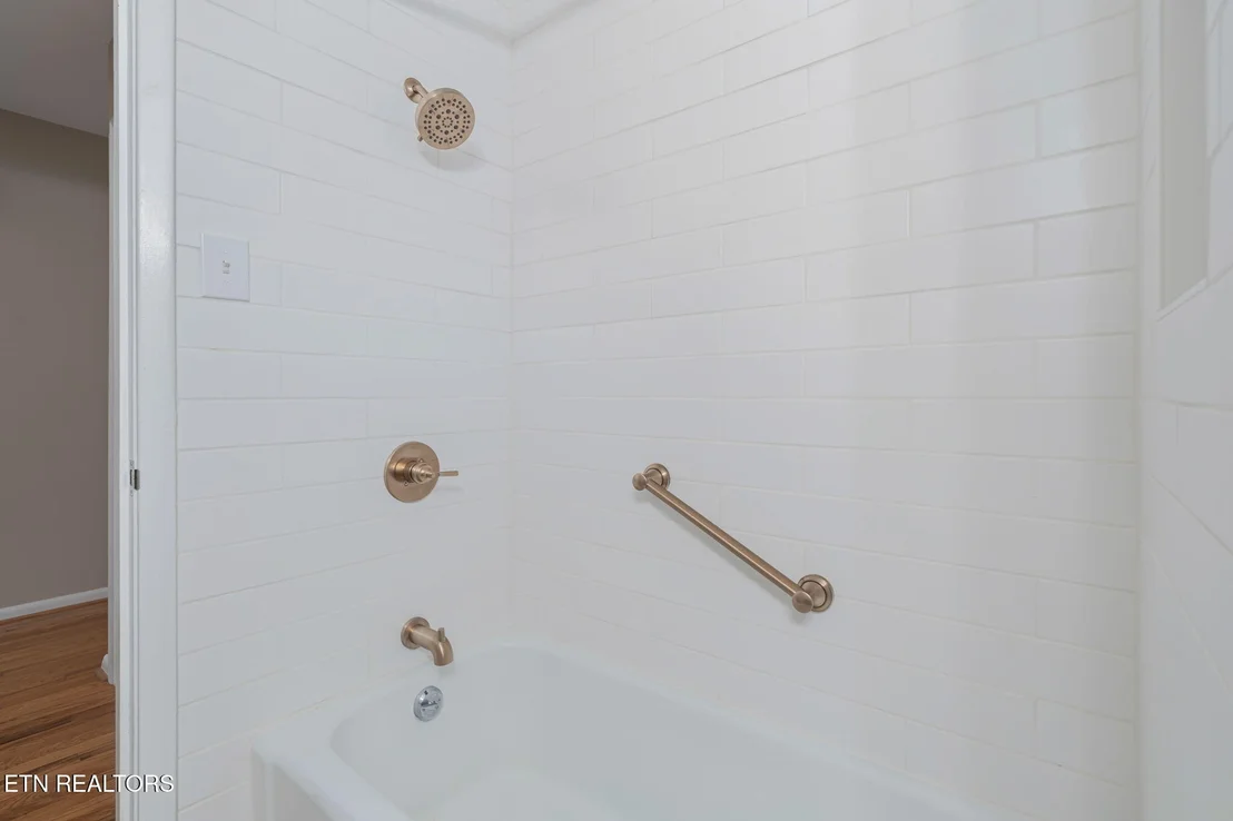 Photo of 220 Sutton Lane