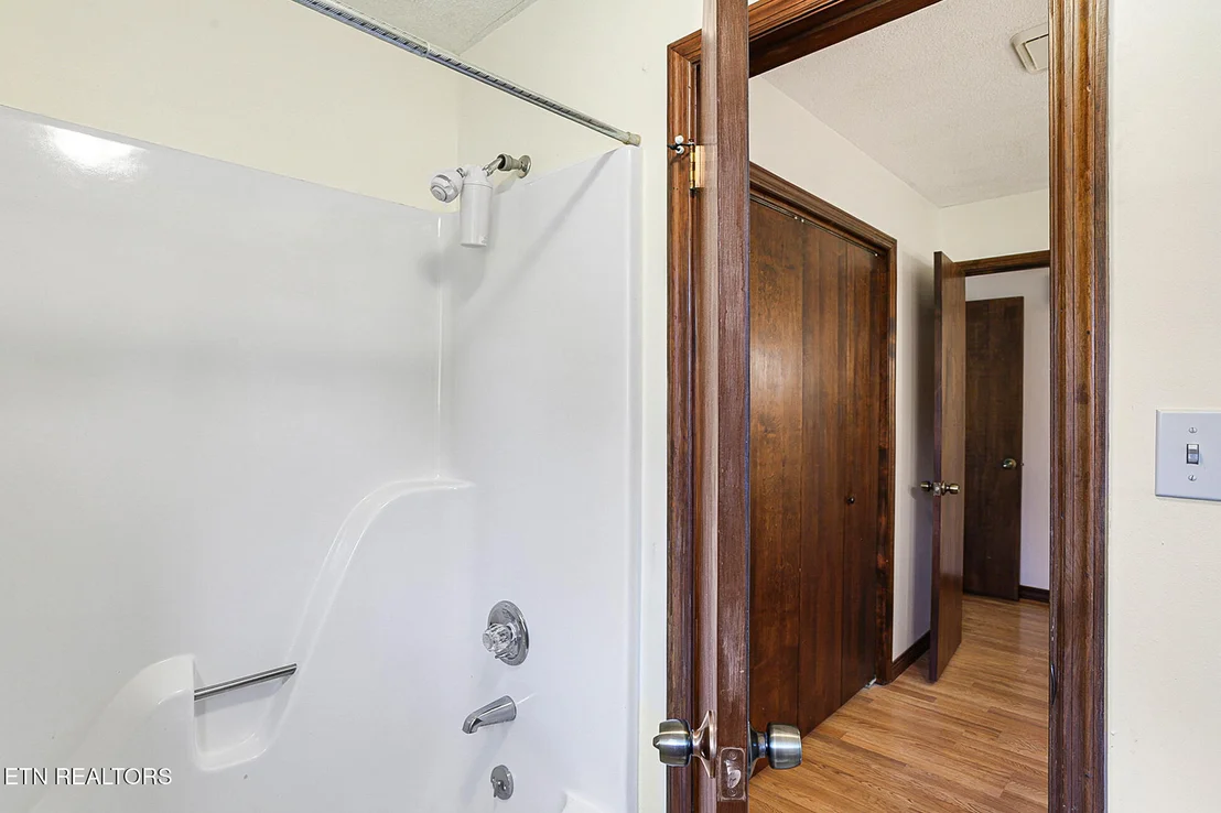 Photo of 146 Vanderview Drive