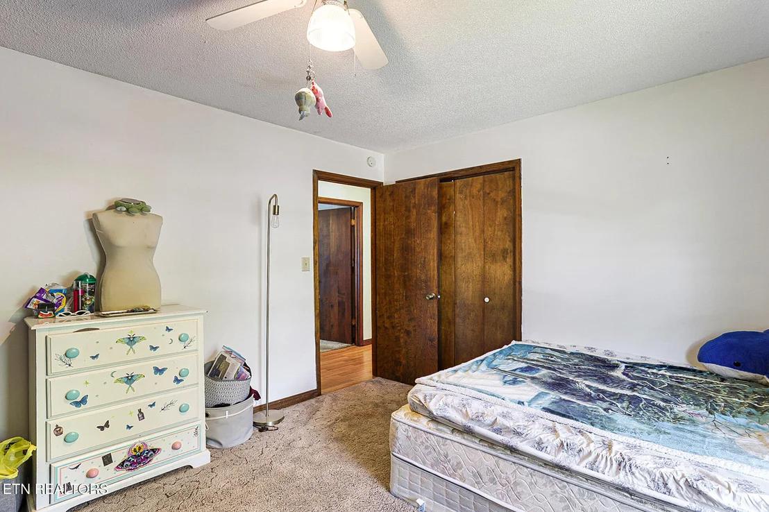 Photo of 146 Vanderview Drive