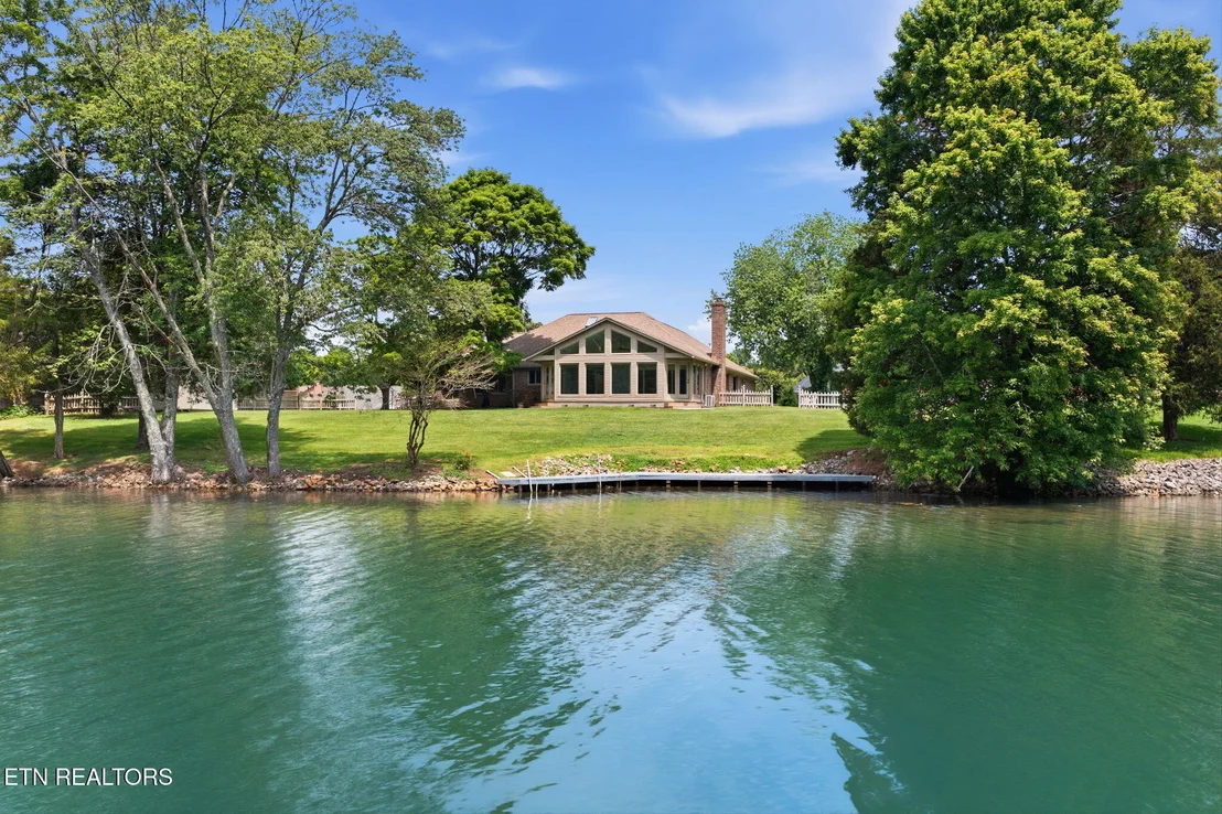 Photo of 452 Mariner Point Drive