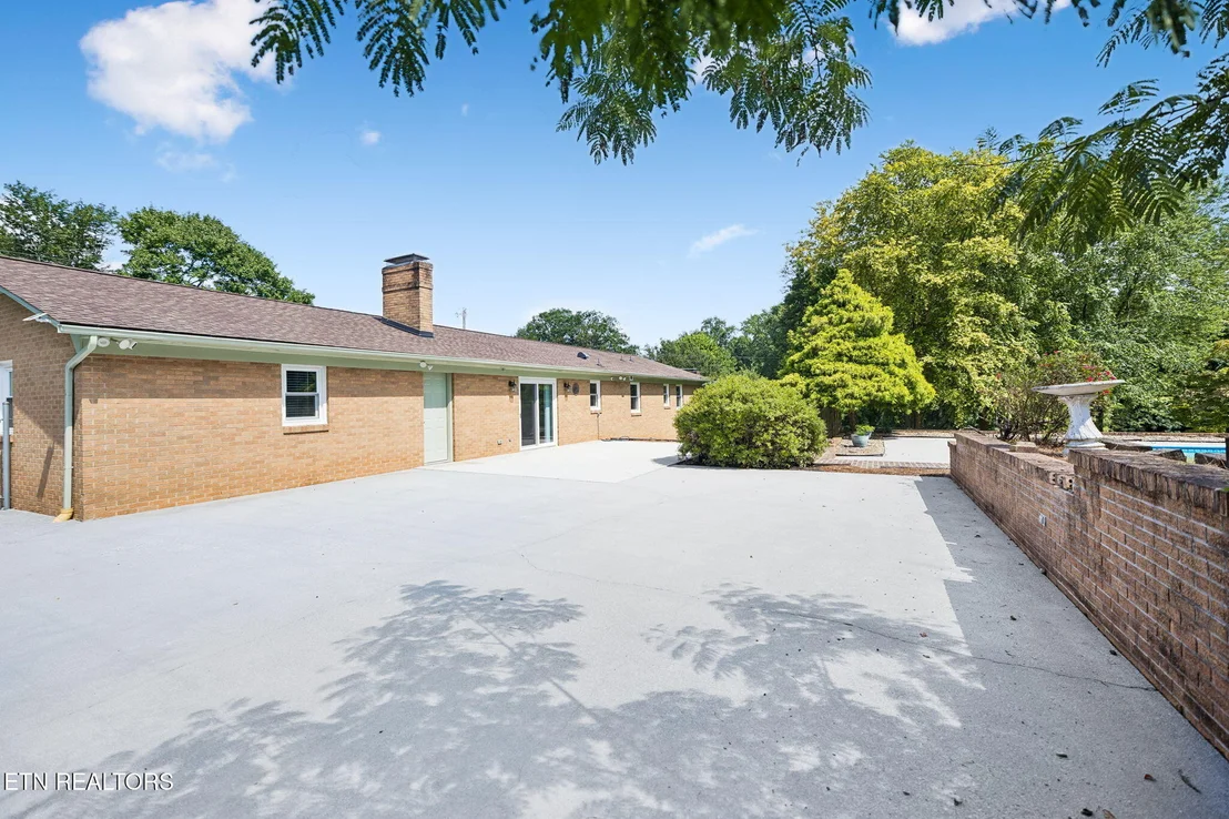 Photo of 4640 Robindale Drive