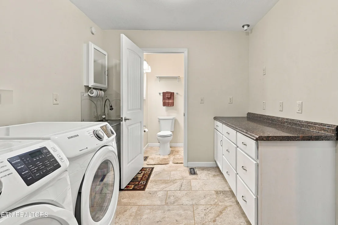 Photo of 2021 Compton Court