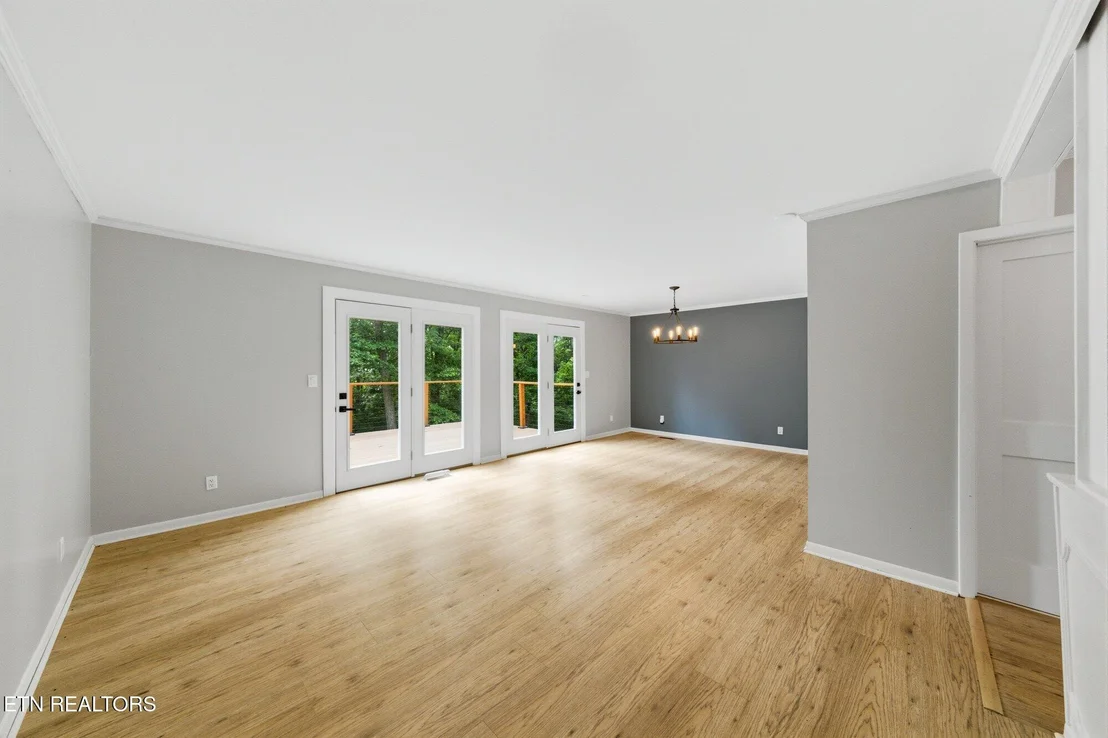 Photo of 960 Cave Rd