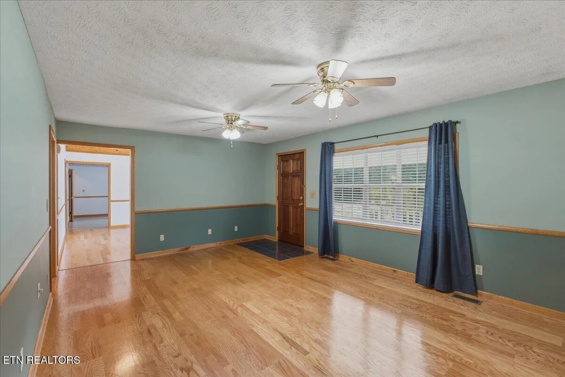 Photo of 142 Oak Drive