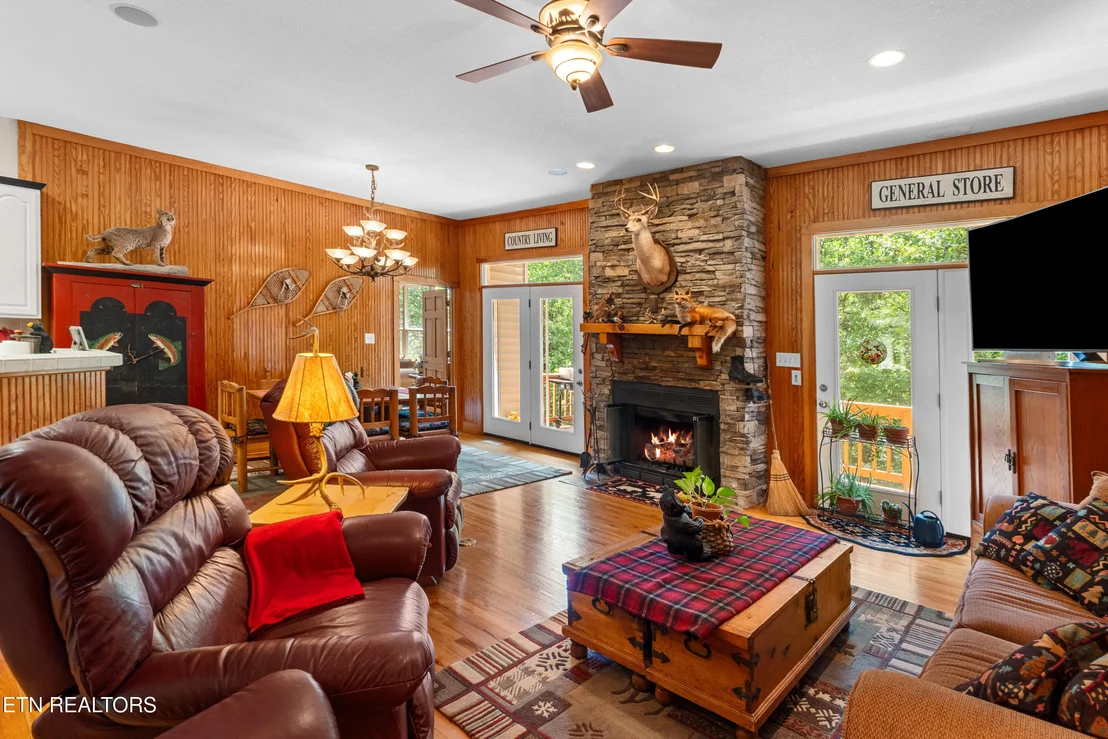 Photo of 122 Lakeside Trace