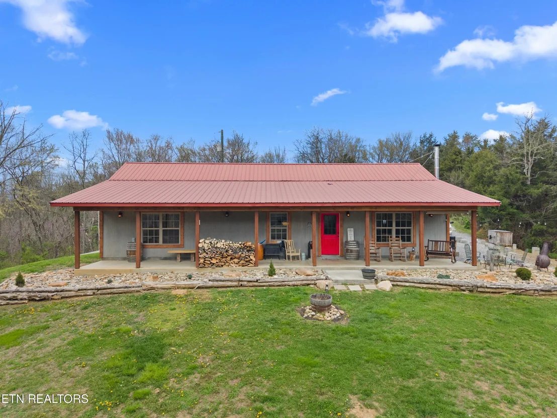 Photo of 2357 Hall Rd
