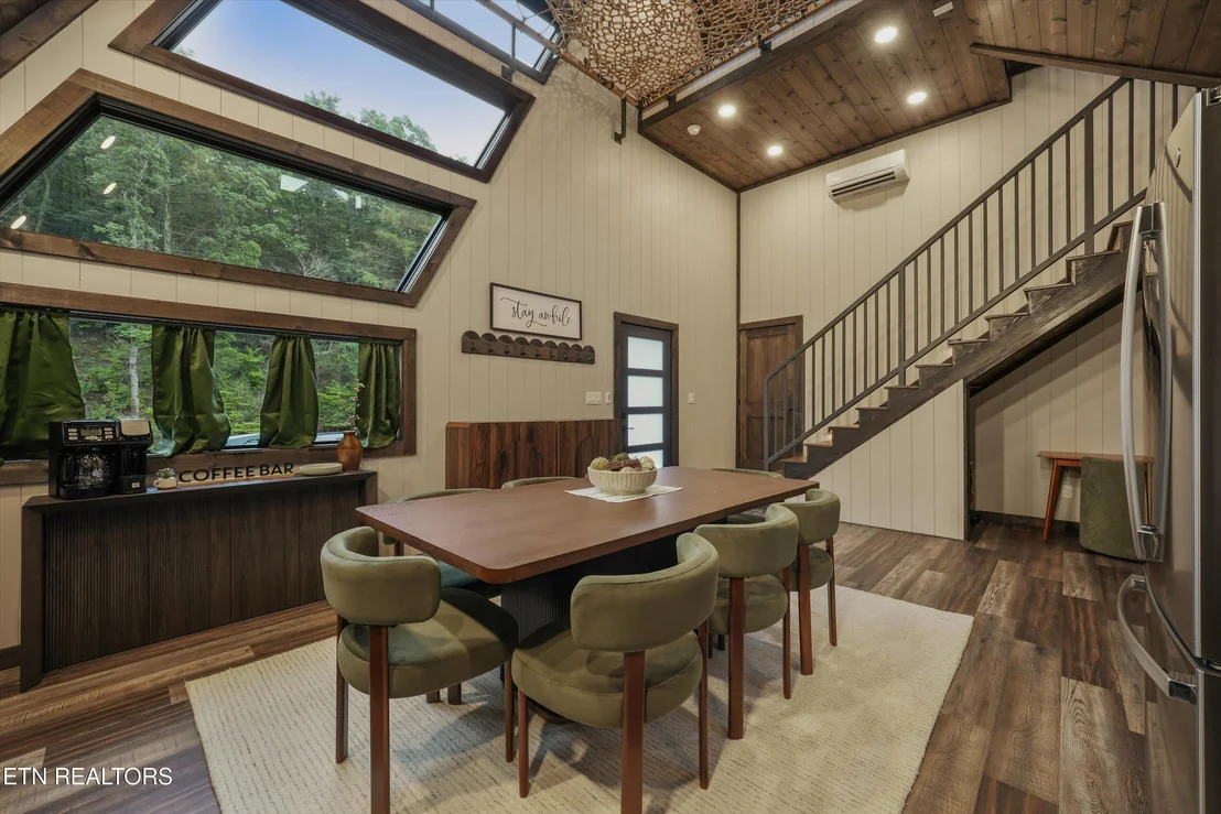 Photo of 615 Longbow Way