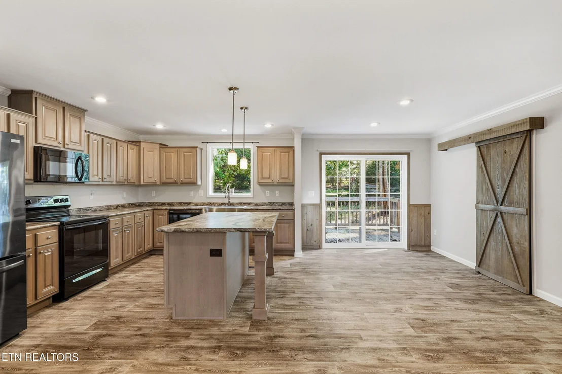 Photo of 938 Mountain View St