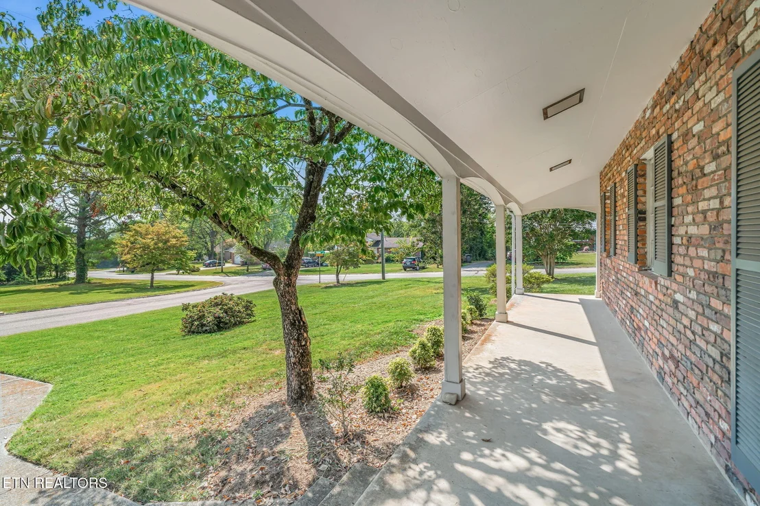 Photo of 220 Sutton Lane