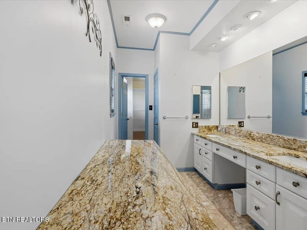Photo of 311 Alberts Cove