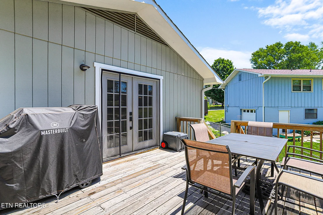 Photo of 146 Vanderview Drive