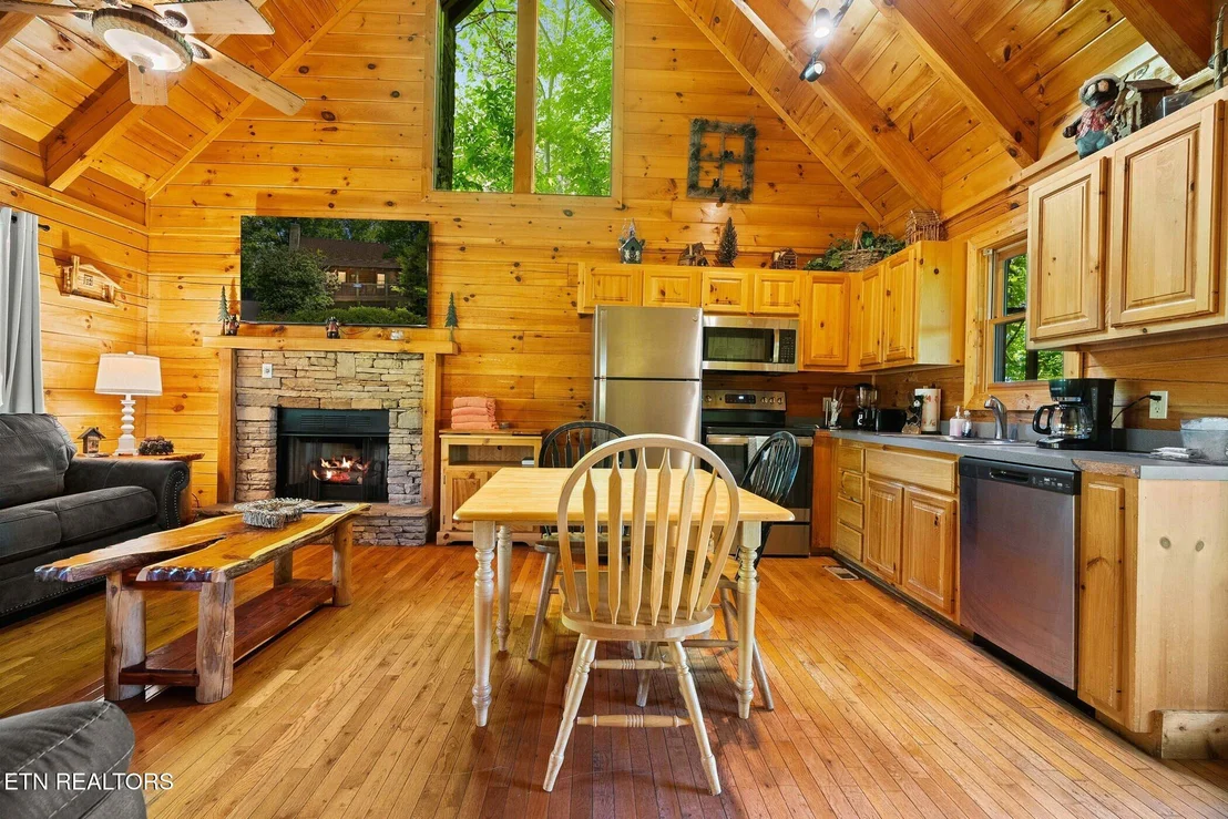 Photo of 746 Nighthawk Way