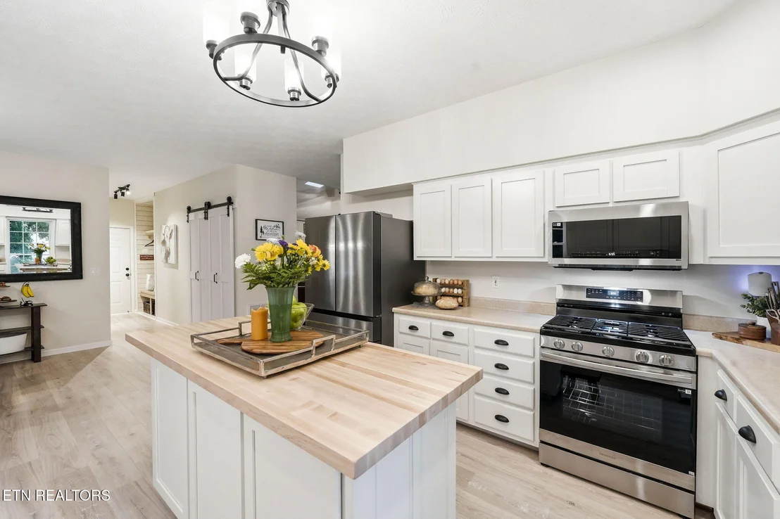 Photo of 664 Armstrong Drive