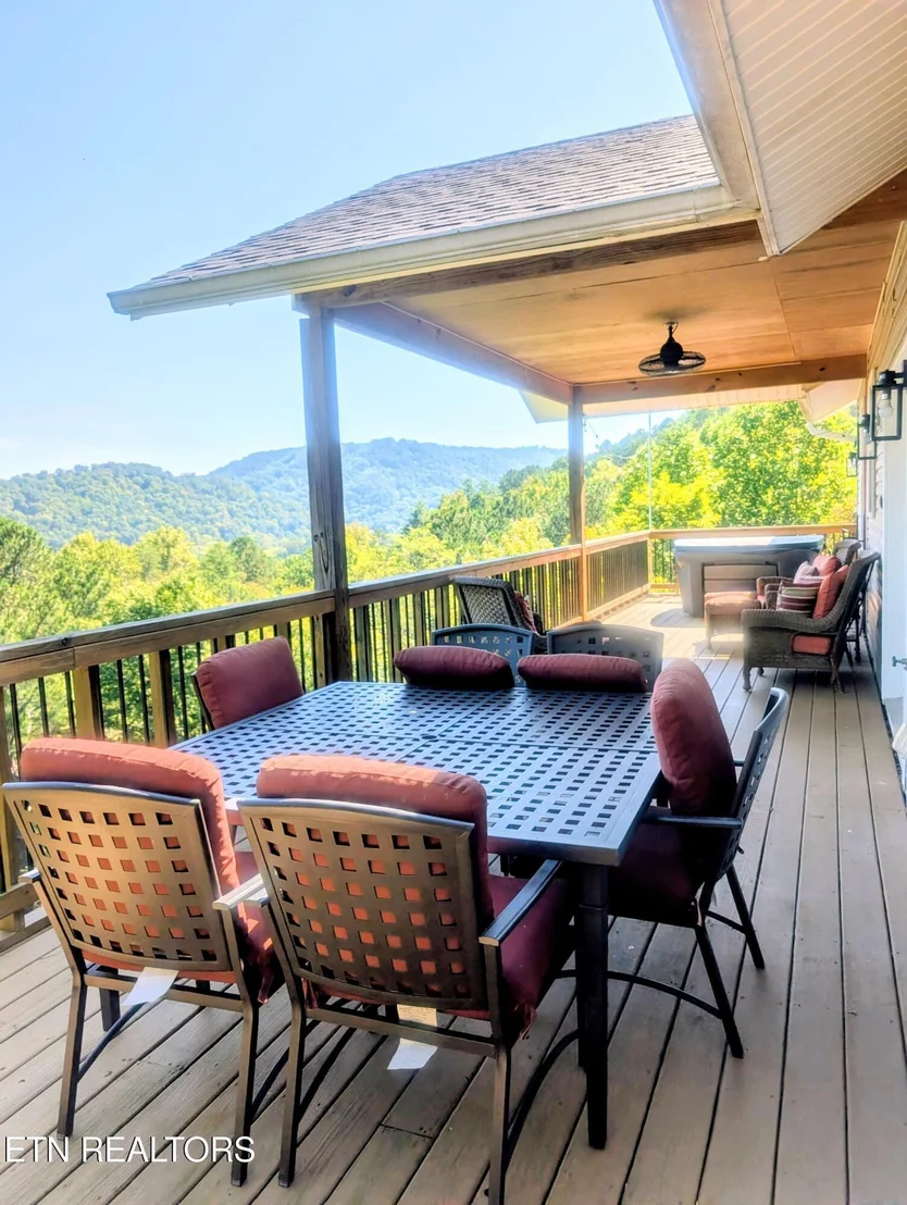 Photo of 1720 Mountain Drive