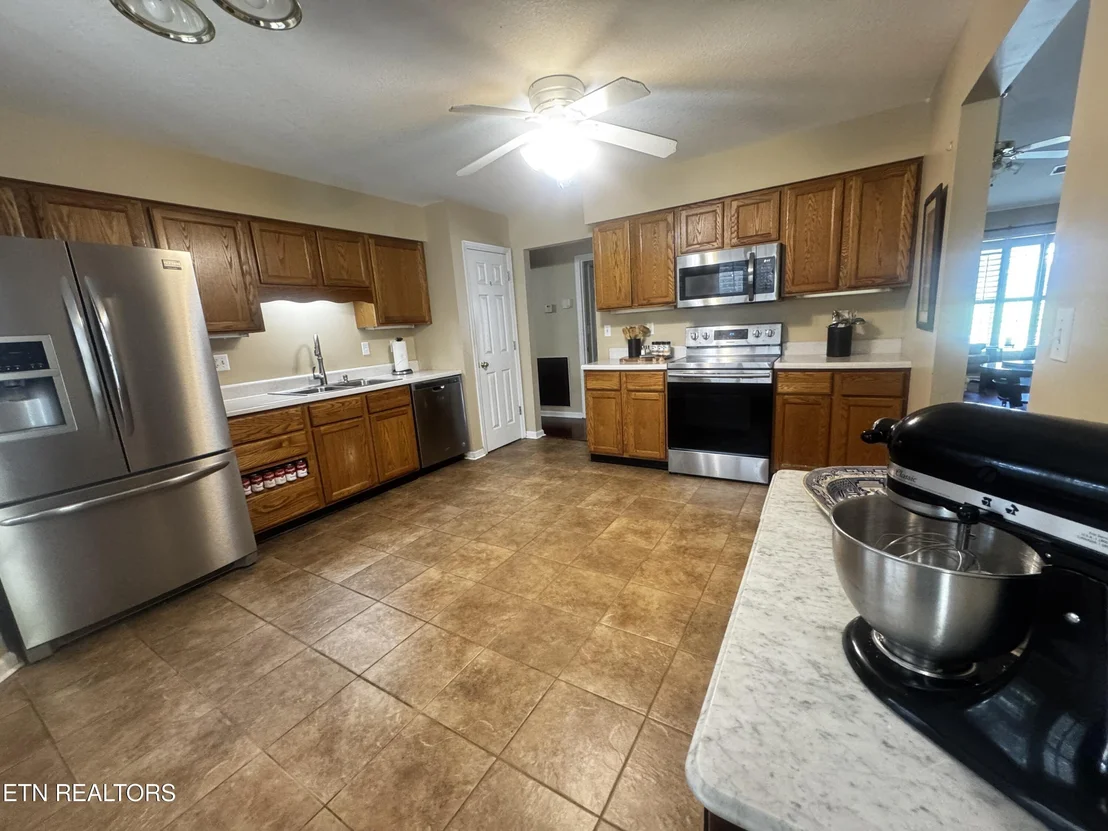 Photo of 1663 Maremont Rd
