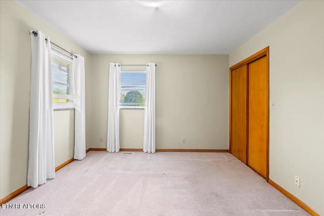 Photo of 154 E Wolf Valley Rd