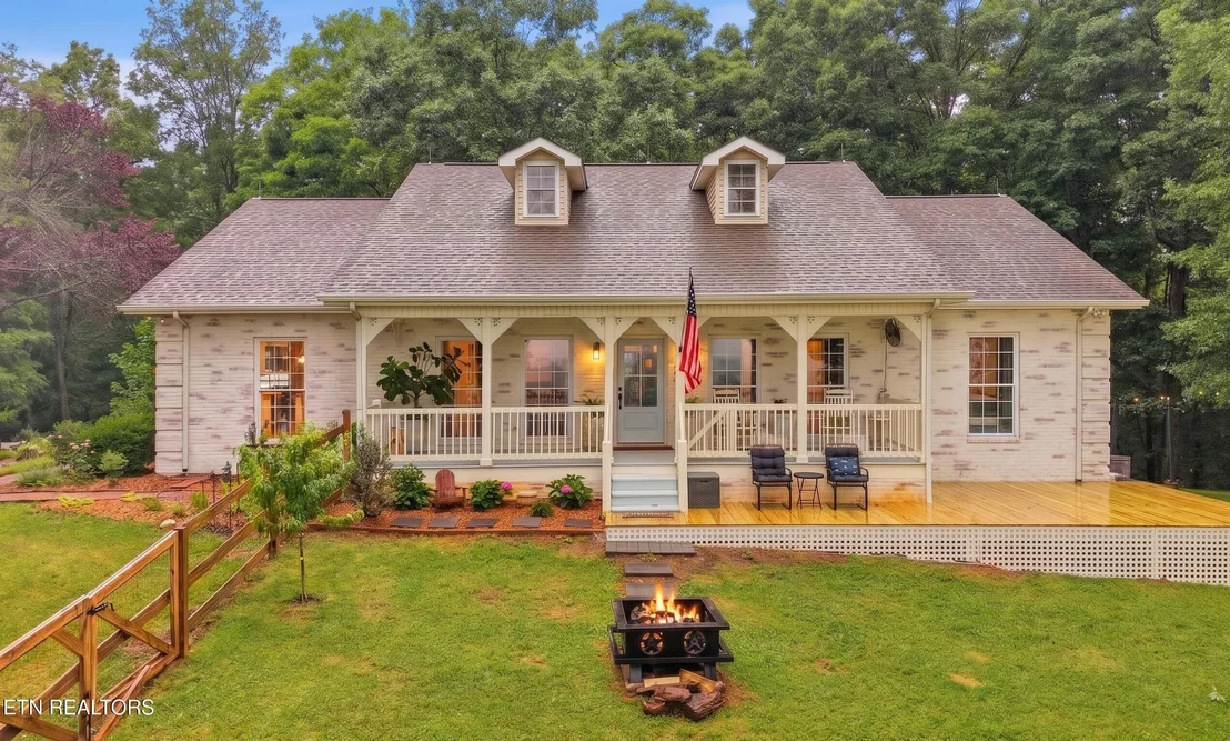 Photo of 664 Armstrong Drive