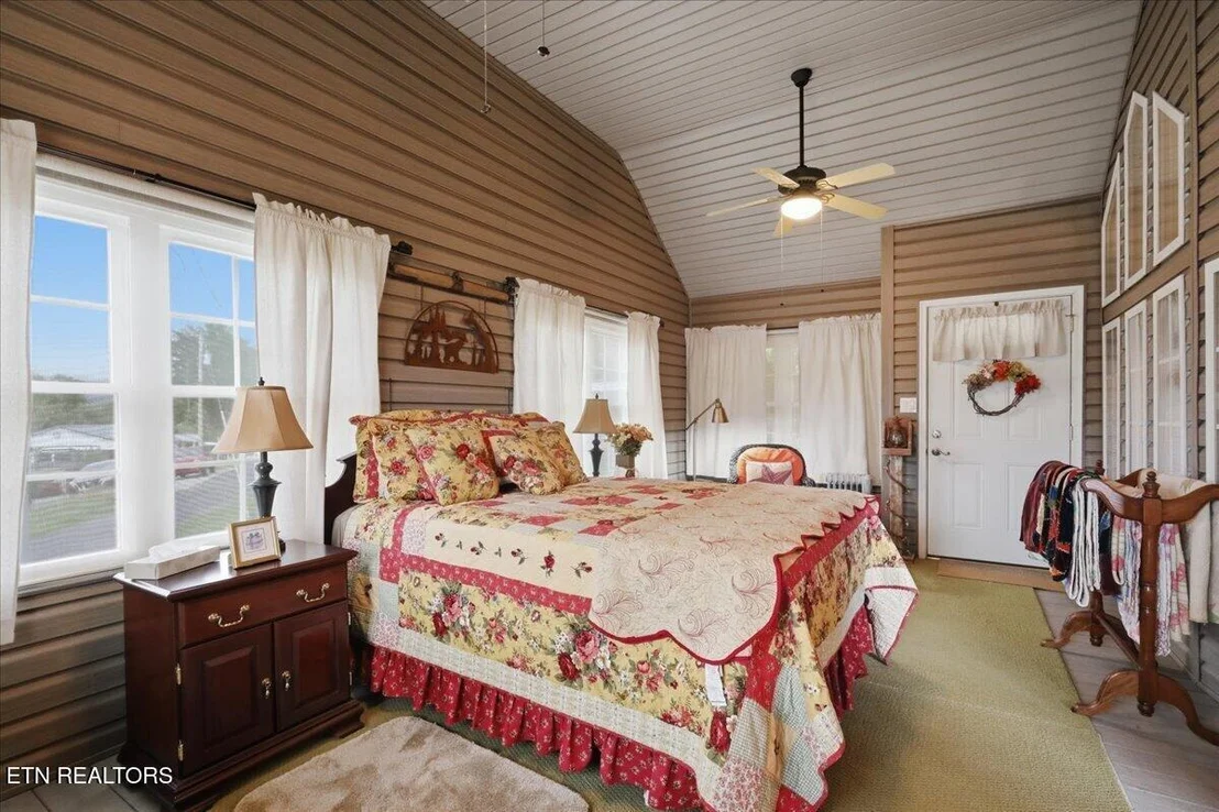 Photo of 856 Peacock Ridge Drive