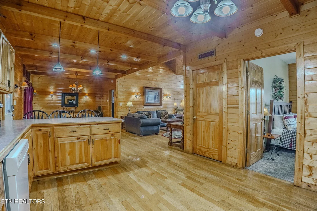 Photo of 4170 Chamberlain Lane
