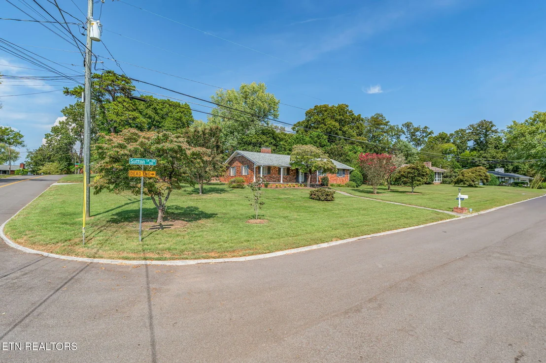 Photo of 220 Sutton Lane