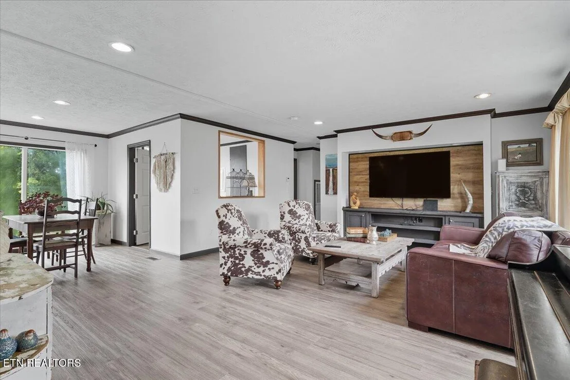 Photo of 340 Trigonia Rd