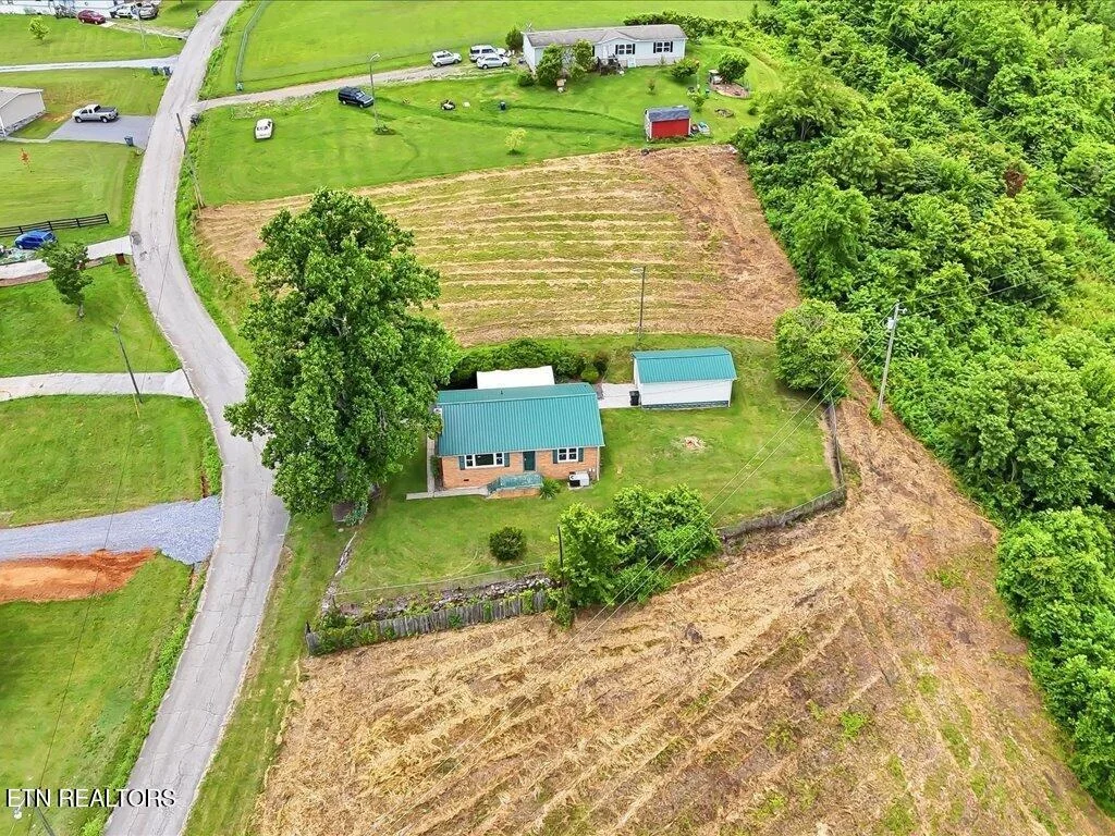 Photo of 818 Guy Collins Rd