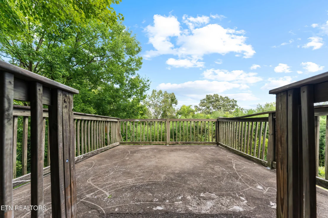 Photo of 561 Robinson Drive