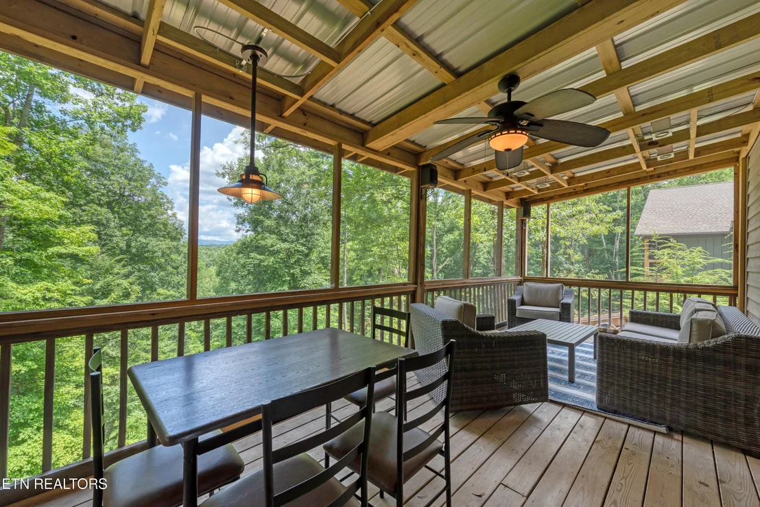 Photo of 374 Laurel Rd