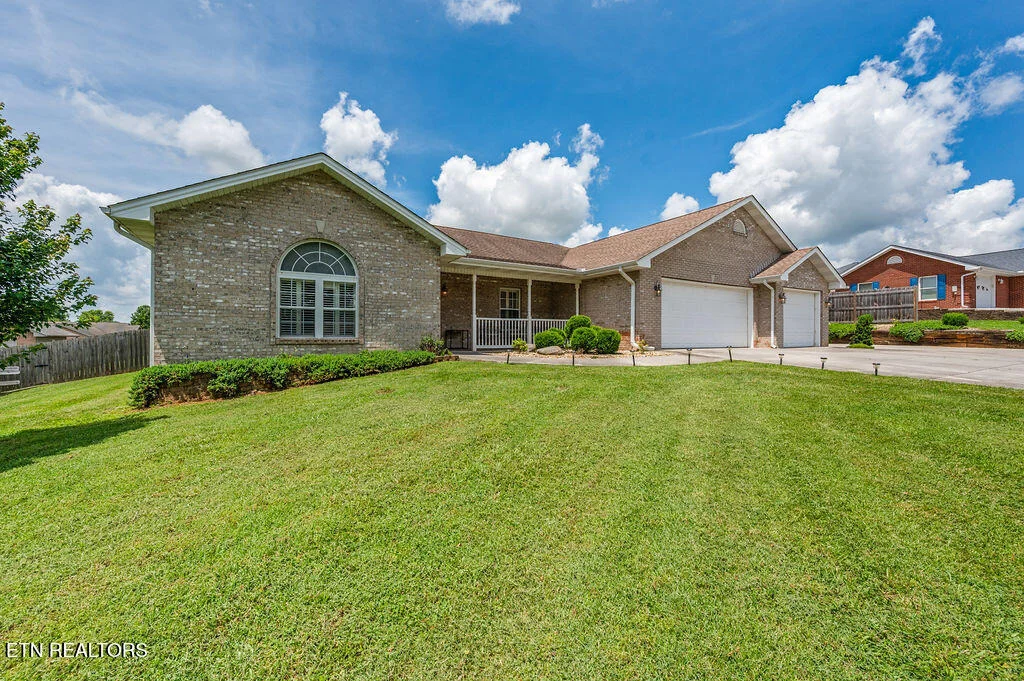 Photo of 674 Southview Circle