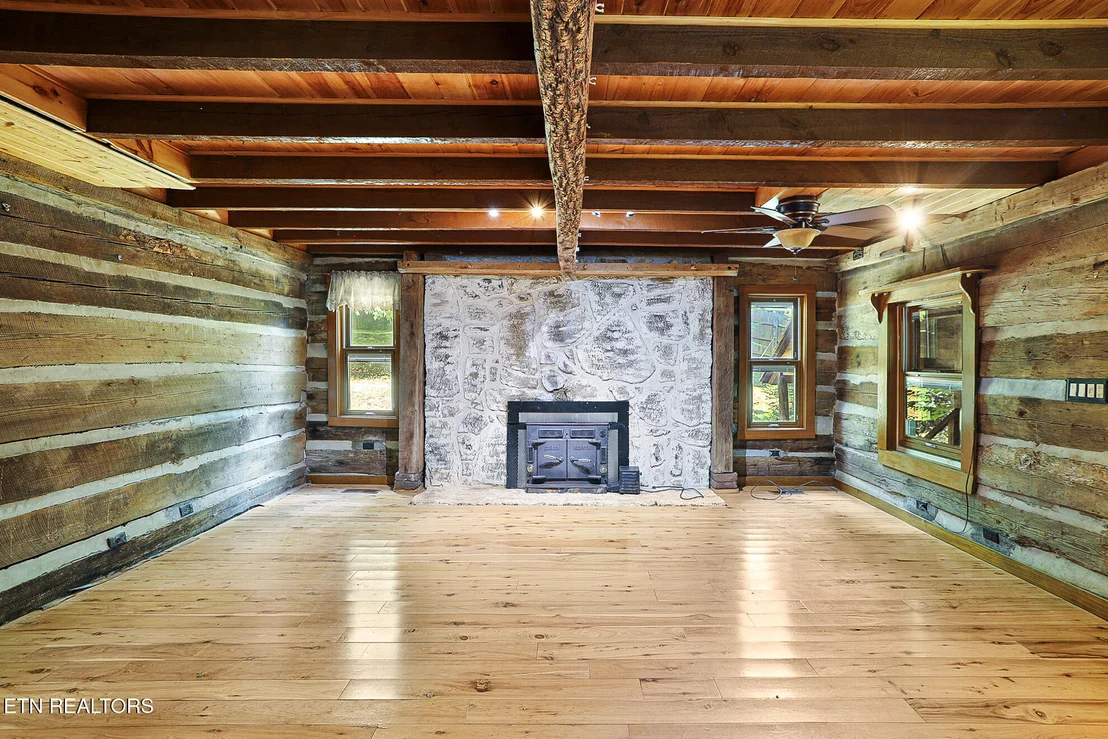 Photo of 160 Thomas Ed Roach Lane